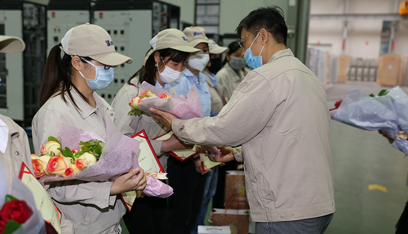 >男神登場，愿望實現(xiàn)！